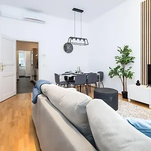  Apartment Orestaliving - Spacious 2br On The Danube Canal