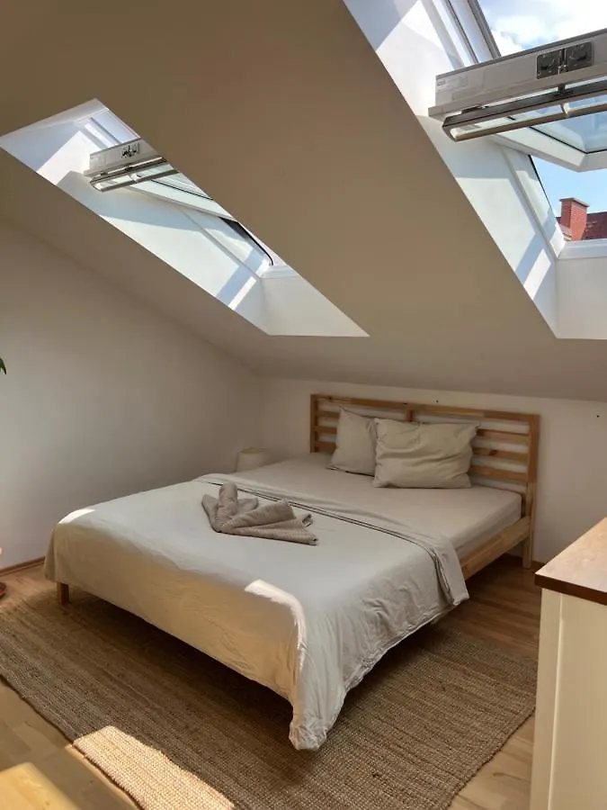 Sonnige Und Ruhige Wohnung Fur Entspanntes Reisen Wien 0*,